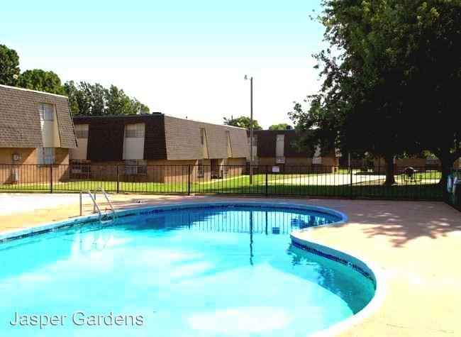 2502 N. Rockwell Ave - Photo 3 of 50