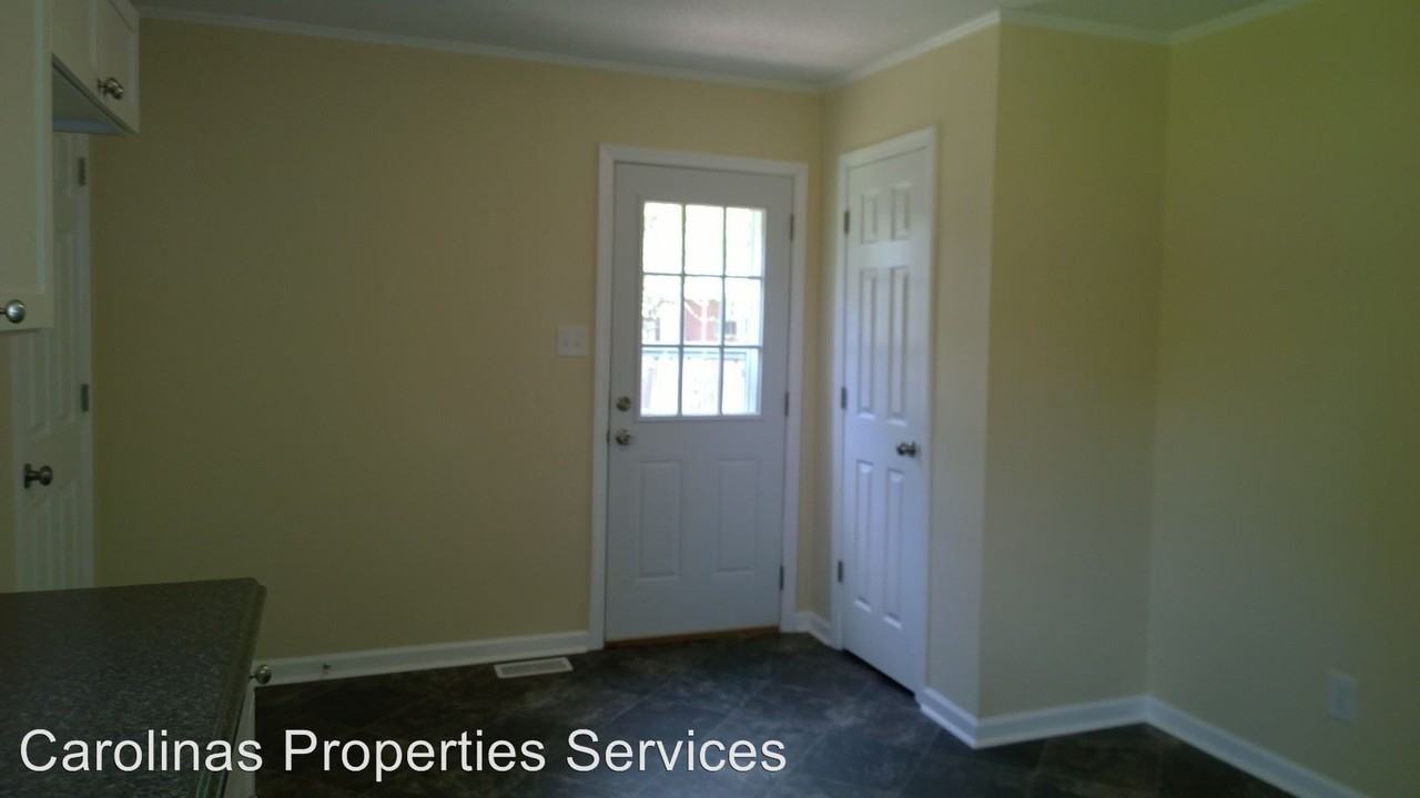 112 Mlk Memorial Dr - Photo 3 of 10