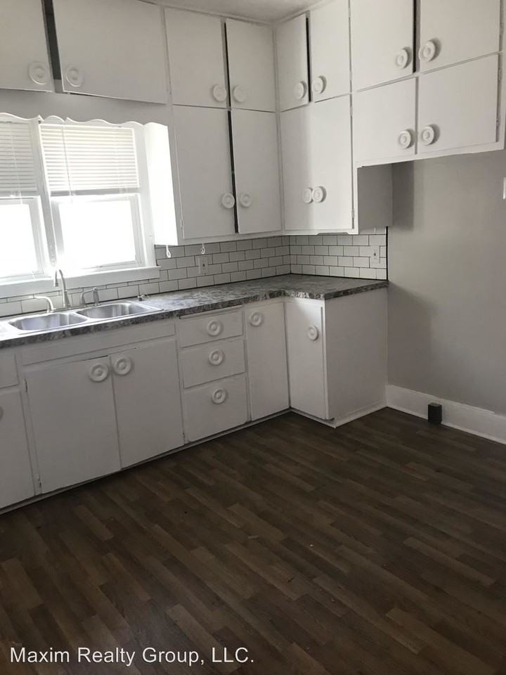 2518 F St - Photo 2 of 11