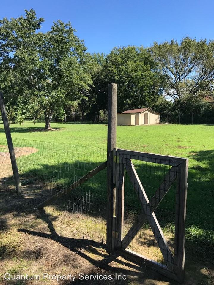 1330 Airport Rd - Photo 2 of 12