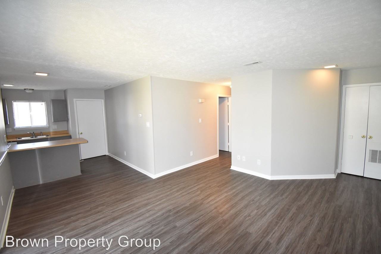 Applewood Village Apartments - Photo 3 of 11