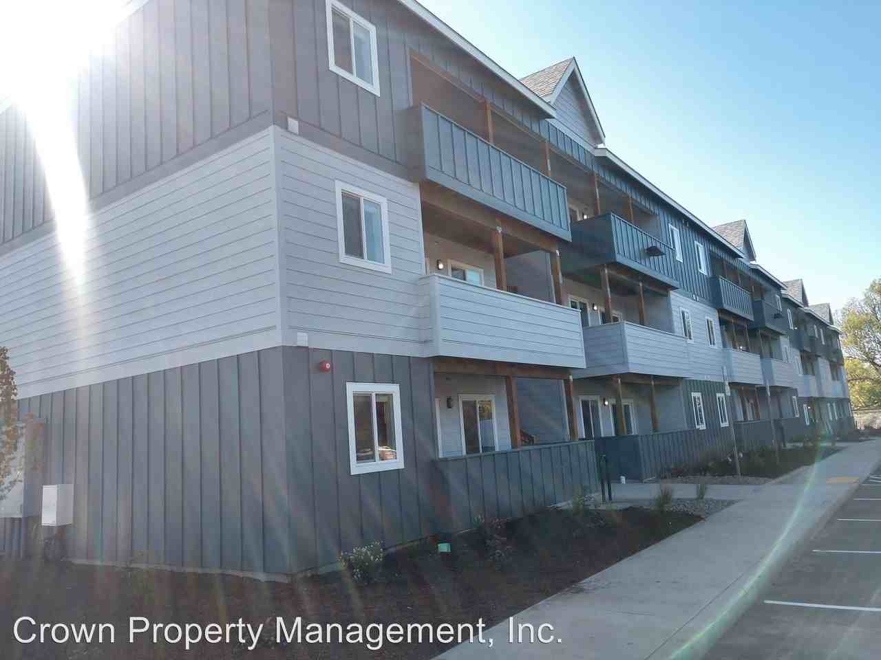 108 N Trade St - Photo 3 of 50