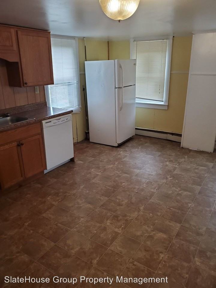 752 Lancaster Pike - Photo 3 of 11