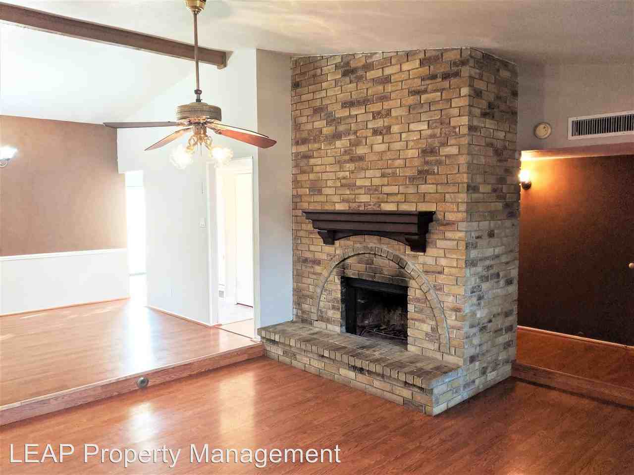 4039 Star Trek Ln - Photo 3 of 21