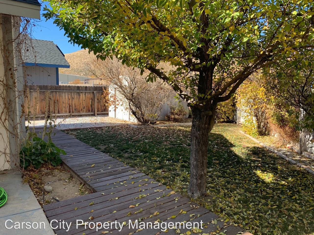 326 Sandalwood Dr - Photo 3 of 19