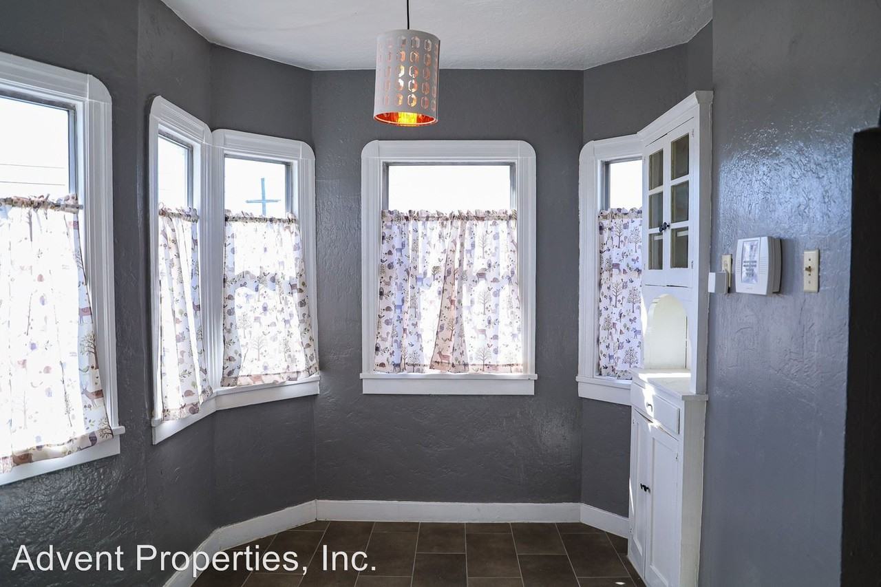 1903 51st Ave - Photo 3 of 12