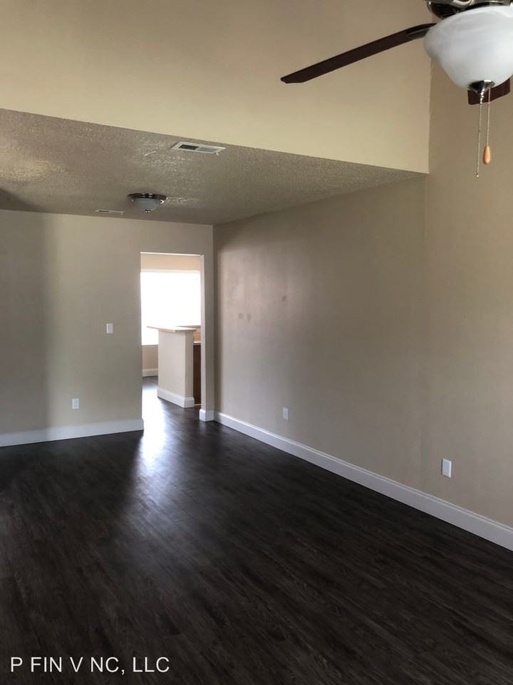 200 Barrow Ct - Photo 3 of 4