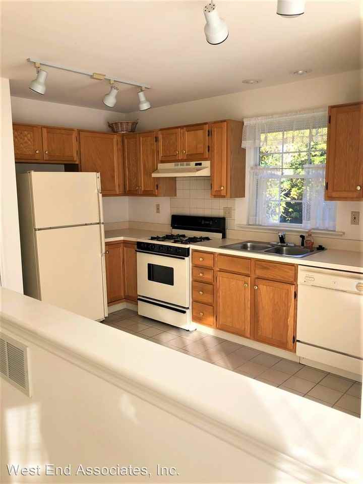 1556 Pinewind Drive - Photo 2 of 5