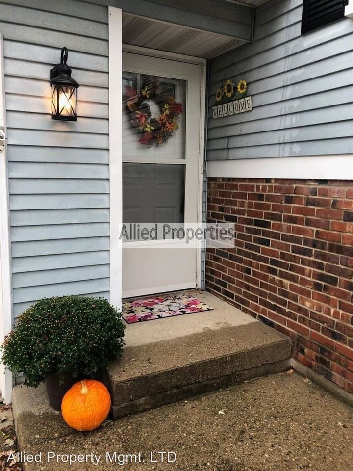 5 Fall River Ct. - Photo 3 of 24