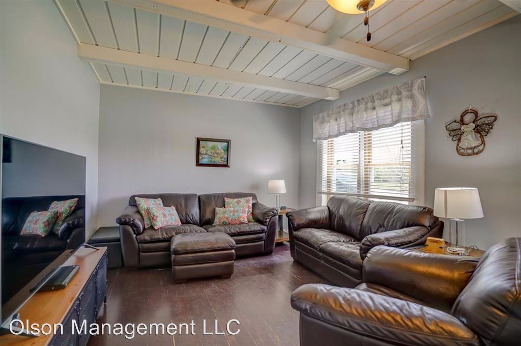 208 Isham St. - Photo 3 of 14