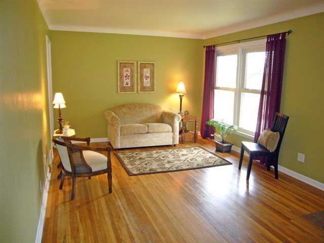 1027 W Arrowhead Rd - Photo 2 of 16