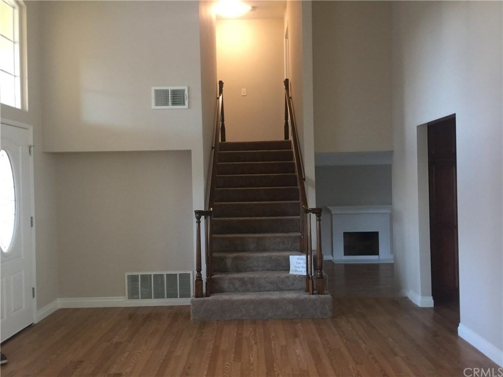 1644 Camden Place - Photo 3 of 11