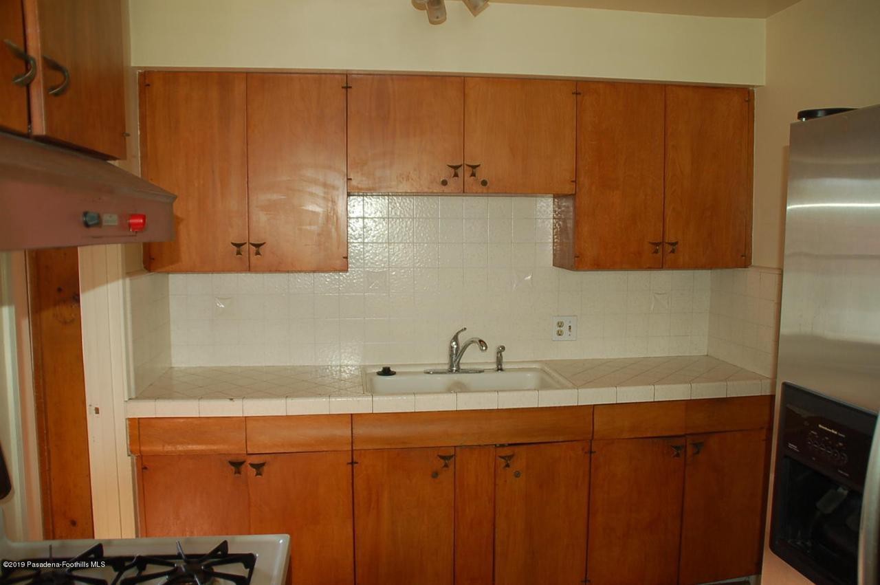 1970 Allen Avenue - Photo 3 of 24