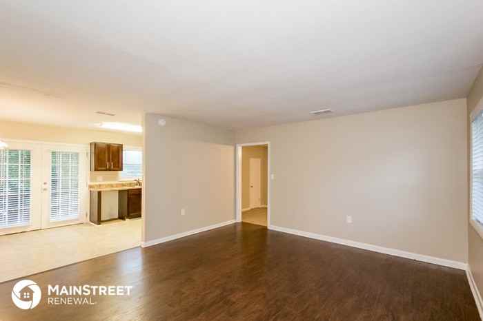 4545 Sahara Drive Southwest - Photo 3 of 16