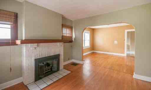 1561 Sacramento Ave - Photo 2 of 8