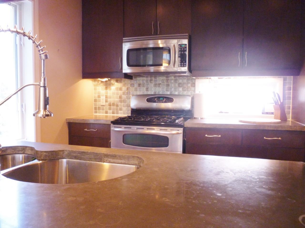 92 Holland Avenue - Photo 3 of 12