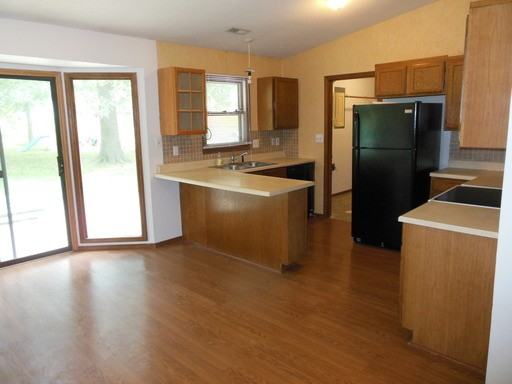 300 Stardust - Photo 3 of 13