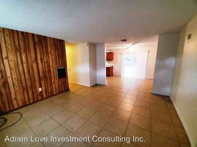 5275 Lanette St Orange - Photo 2 of 10