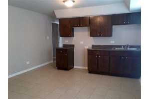 7900 S Paxton Ave - Photo 2 of 5