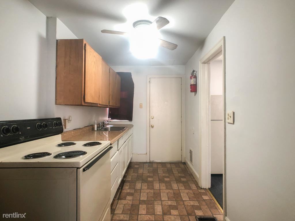 1124 Pine St - Photo 2 of 11