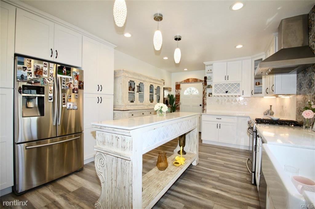 504 N Hill Ave - Photo 2 of 12