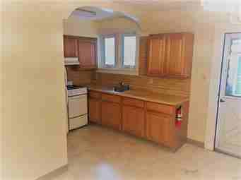 1524 W Liberty St - Photo 2 of 5