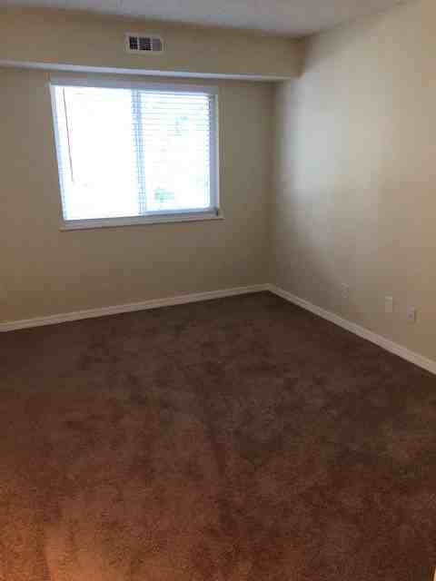 1050 Double Eagle - Photo 3 of 5