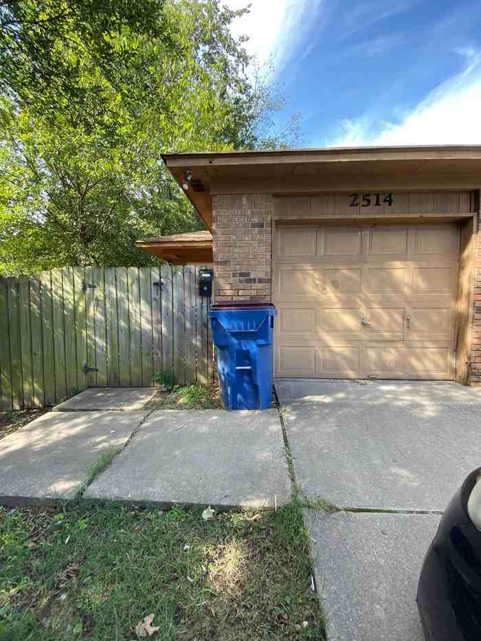 2514 South Greenwood Avenue - Photo 2 of 23