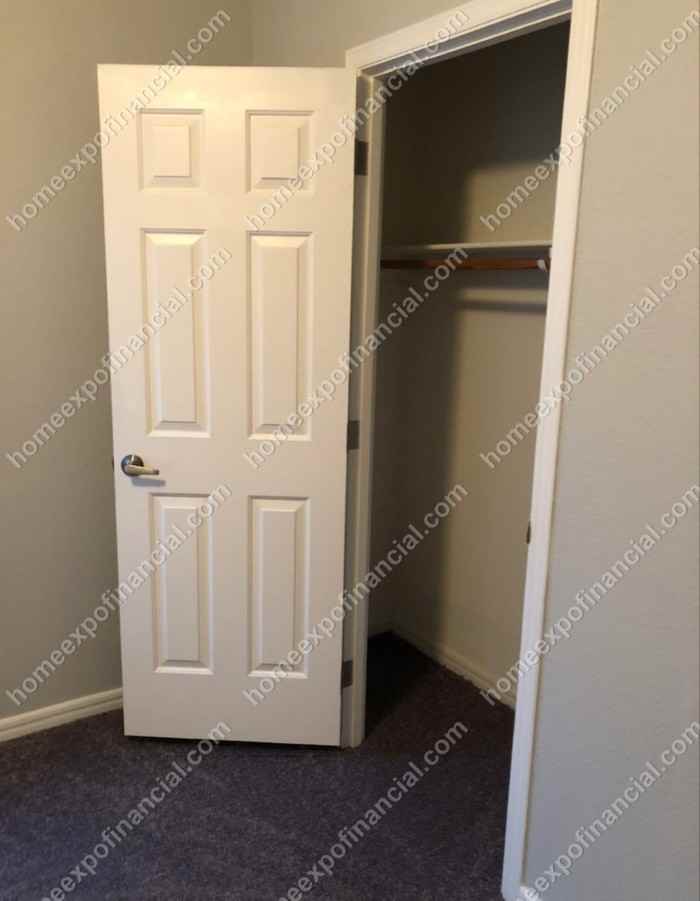 26590 Franklin Avenue - Photo 3 of 25