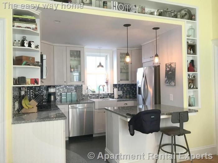 36 Moore St - Photo 3 of 11