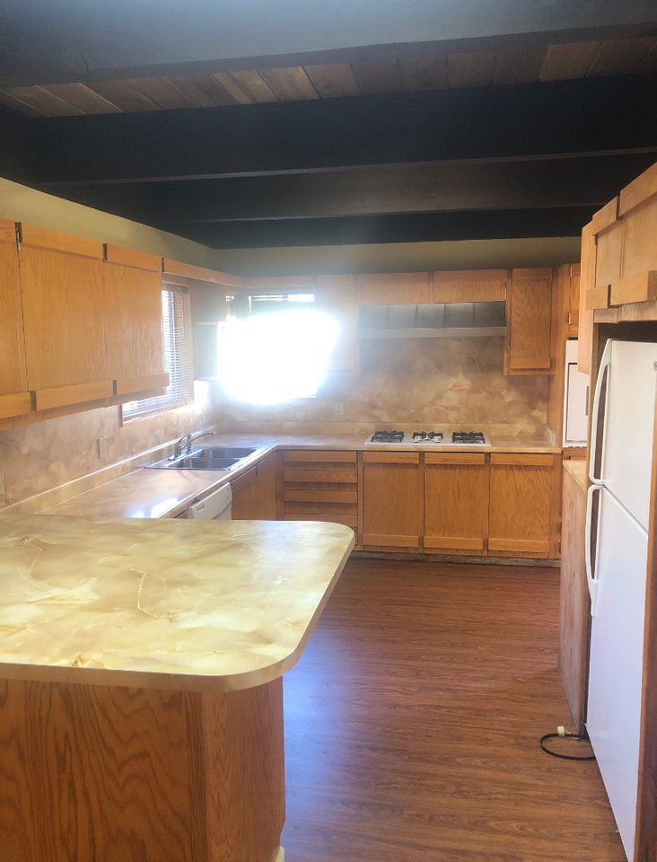 107 S Ione St - Photo 4 of 25