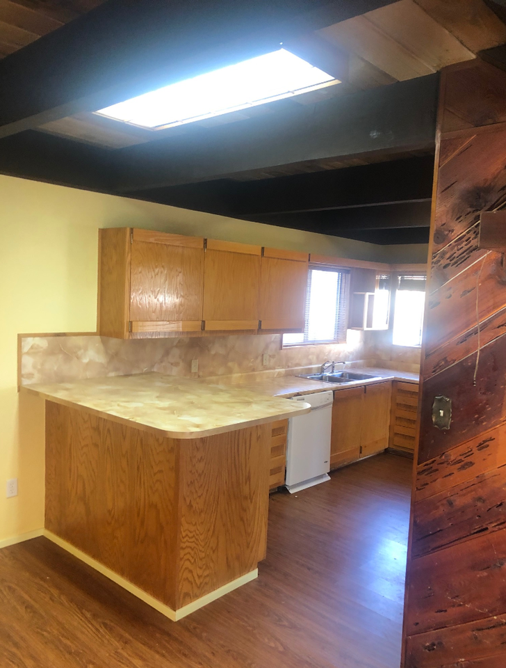 107 S Ione St - Photo 5 of 25