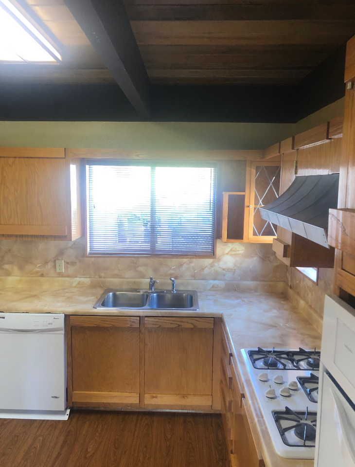 107 S Ione St - Photo 6 of 25