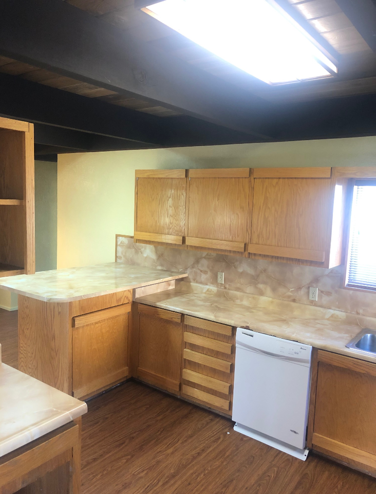 107 S Ione St - Photo 7 of 25