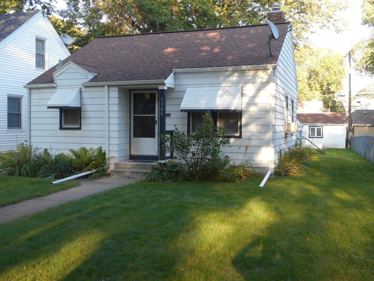 5309 44th Ave S - Photo 2 of 22