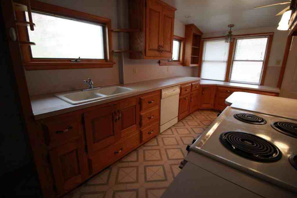 157 Eden Rd - Photo 3 of 13