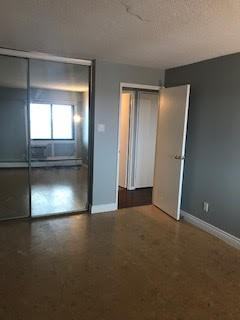 415 greenview ave #1905 - Photo 3 of 15