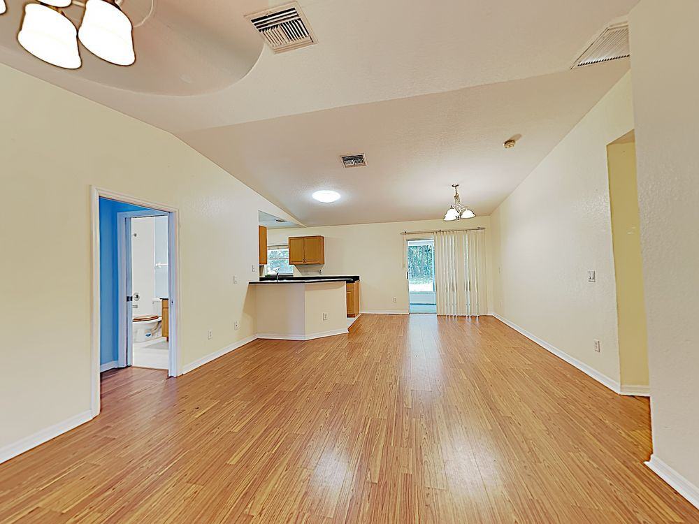 911 Valmar St - Photo 3 of 15