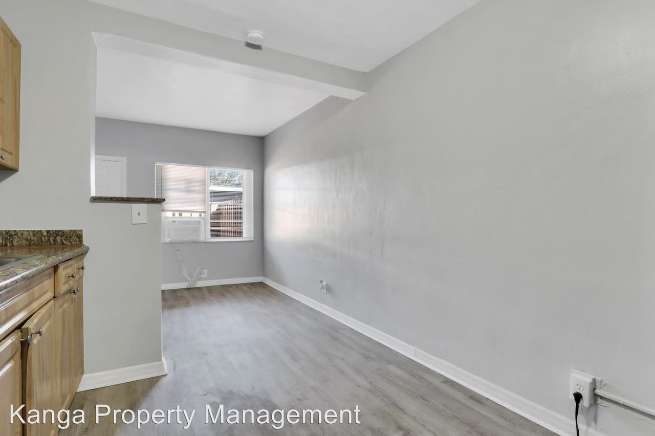 1600 Center St - Photo 3 of 13