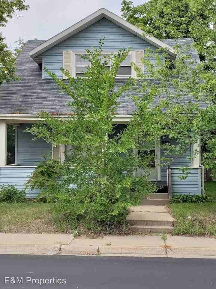 843 Washington Memorial Drive - Photo 2 of 14