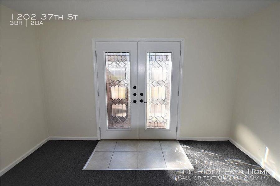 1202 37th St - Photo 2 of 11