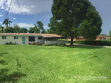 556 Nw 87th St - Photo 2 of 14