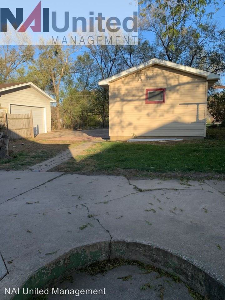 1118 S Linn - Photo 2 of 13