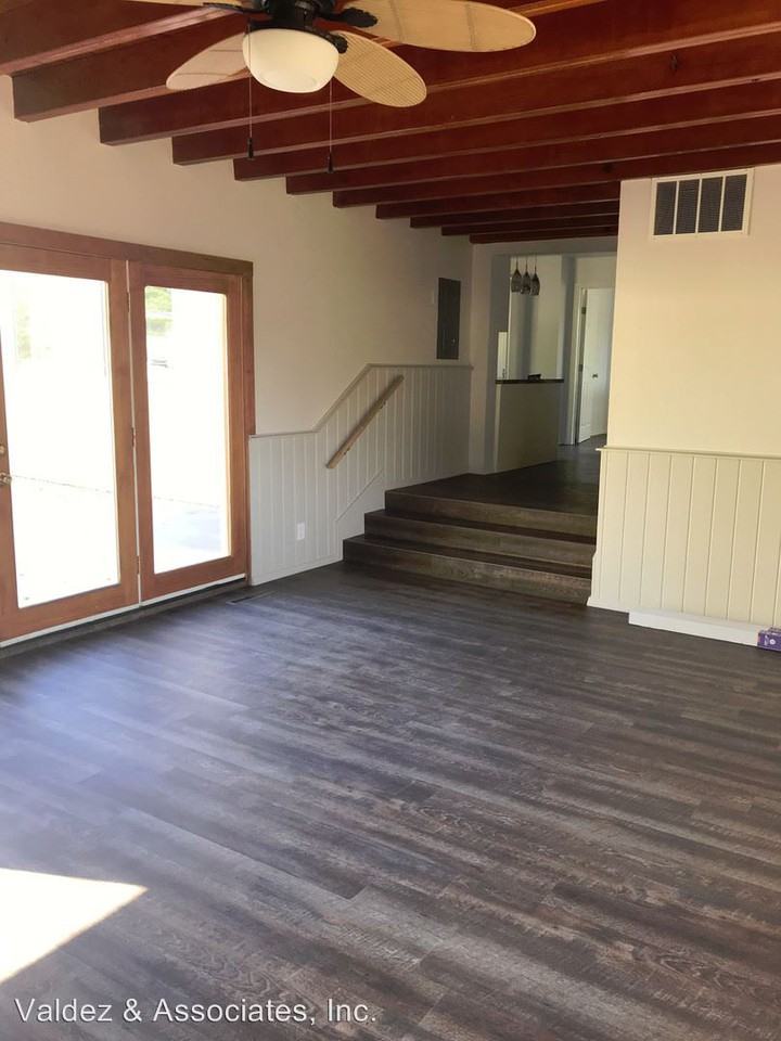 1933 Kiva Road - Photo 3 of 10