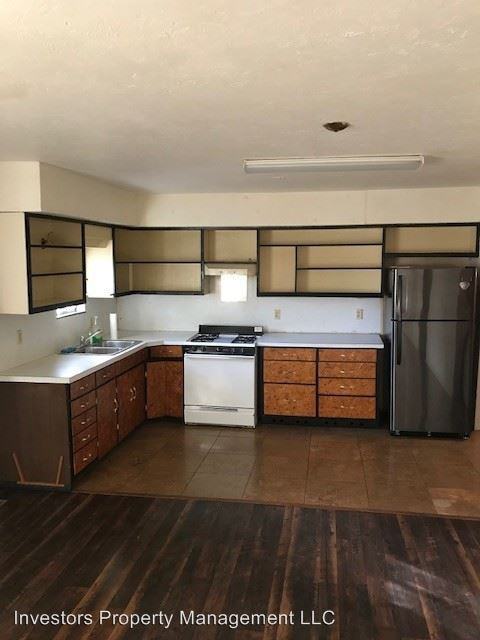 822 N. Stewart Ave. - Photo 3 of 6