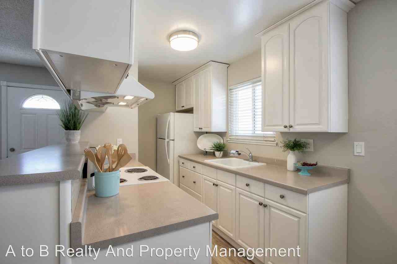 1341 Joplin Dr #4 - Photo 3 of 12