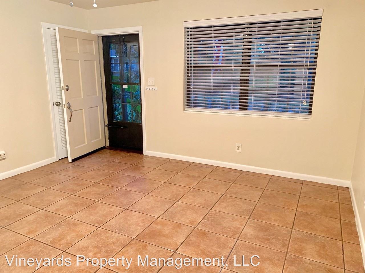1509 Glenway Dr - Photo 3 of 31