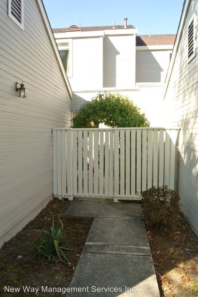 2533 Treeside Way - Photo 2 of 23