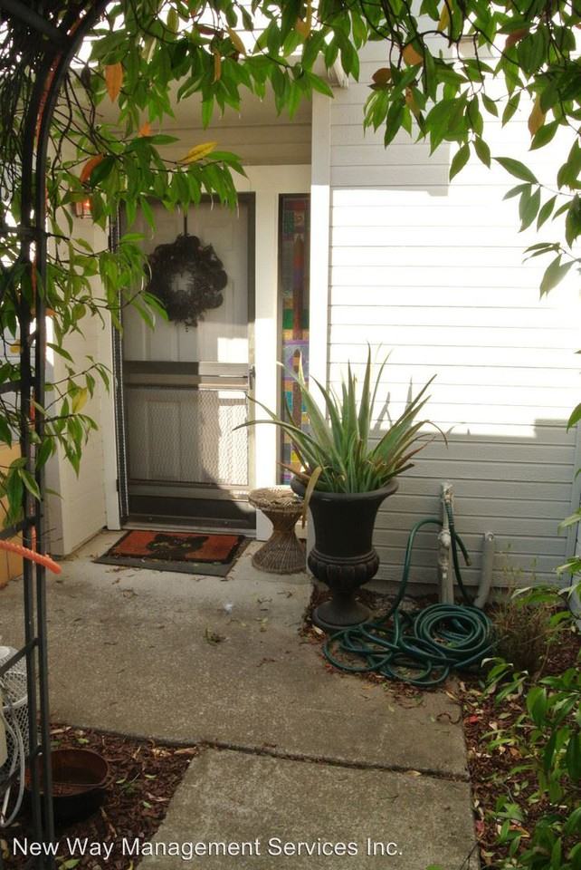 2533 Treeside Way - Photo 3 of 23