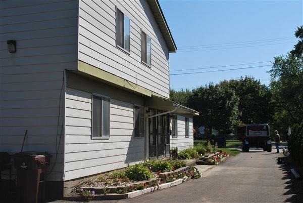 1370 Junction St - Photo 2 of 6